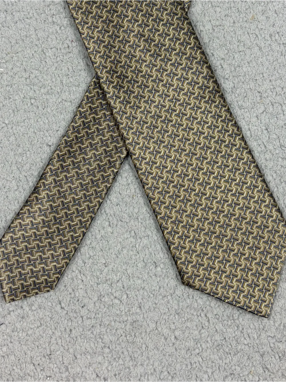 Brioni Neck Tie Mens Brown and Gold Houndstooth 100% Silk Made in Italy